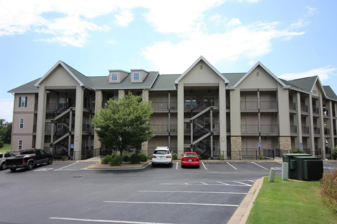 Branson Condo With A Walkout And Elevator Access At Thousand Hills And Next To 76 エクステリア 写真